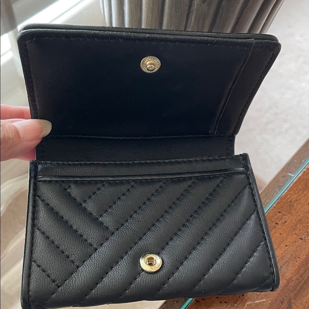 EUC Tory Burch Black Quilted Wallet - Picture 3 of 5
